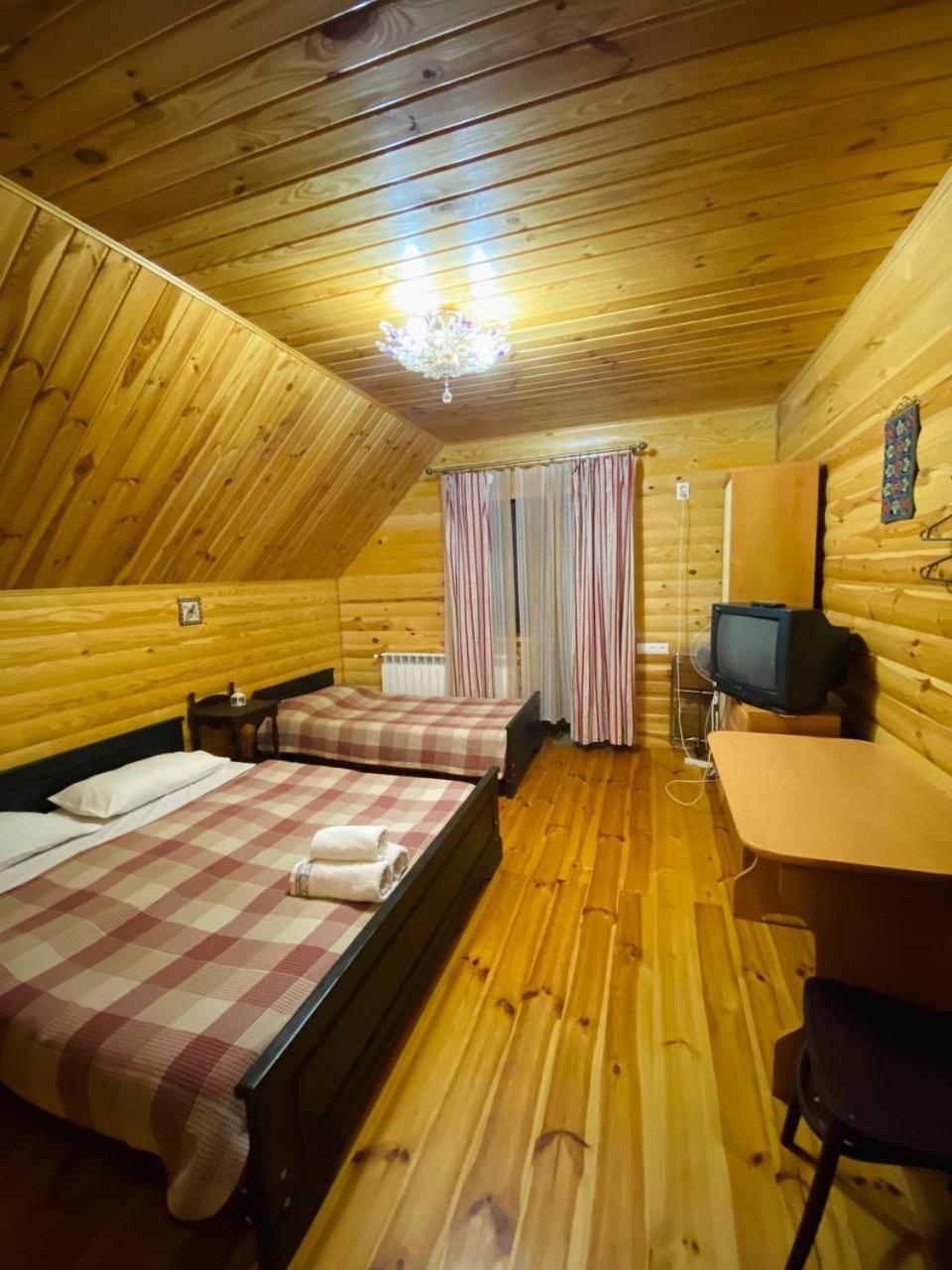 Садиба Орисин Явір Orysyn Yavir Guest House Svityaz' Bagian luar foto